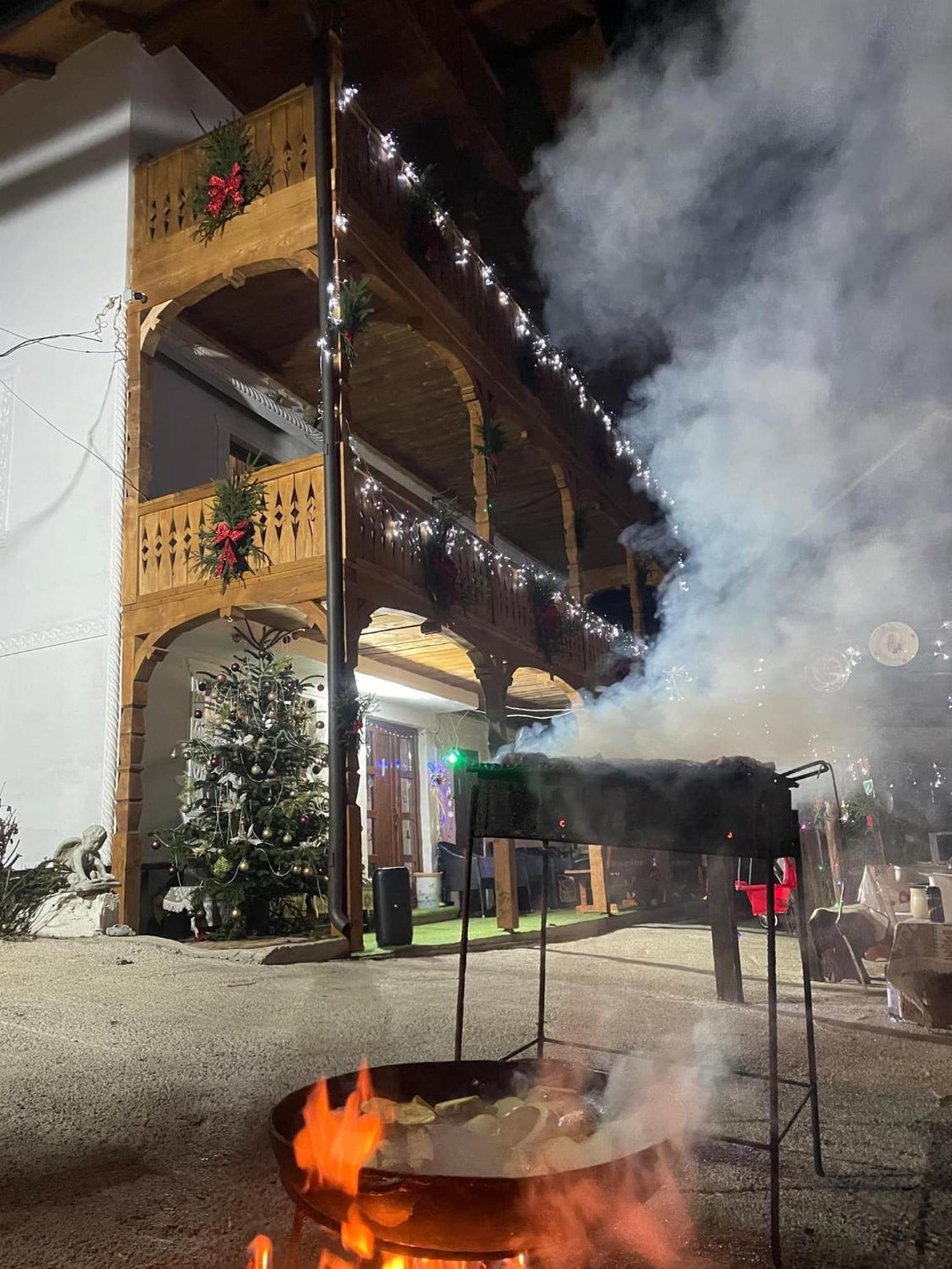 Casa Ionela Petreus Hotel Poienile Izei Luaran gambar
